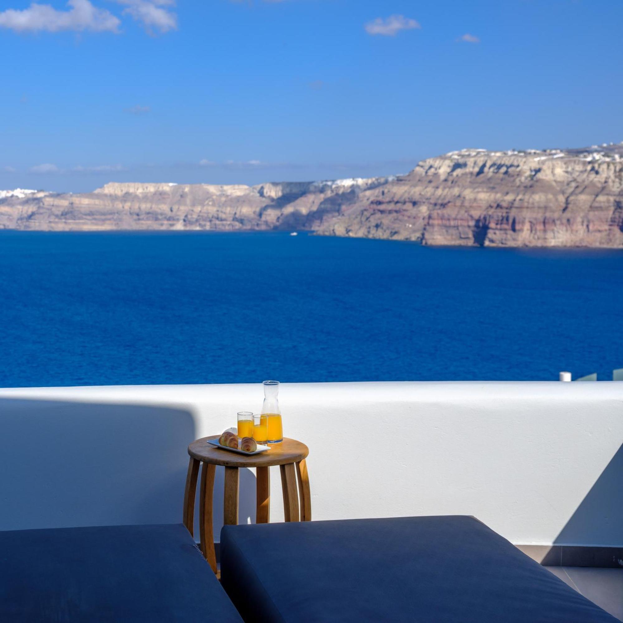 Neptune Luxury Suites Akrotírion Eksteriør bilde