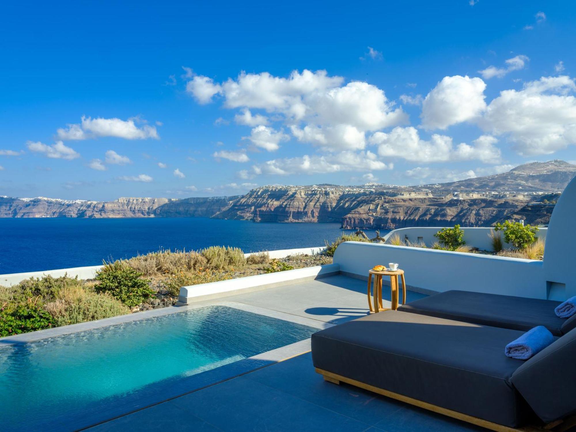 Neptune Luxury Suites Akrotírion Eksteriør bilde