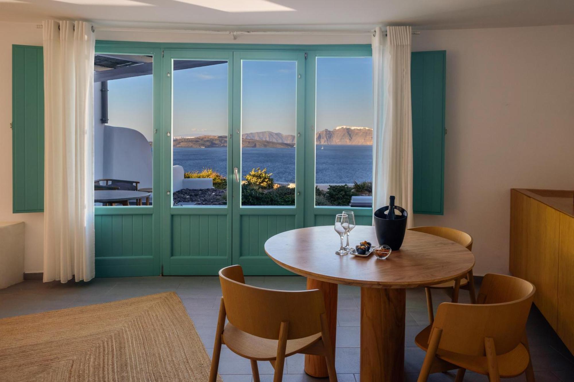 Neptune Luxury Suites Akrotírion Eksteriør bilde